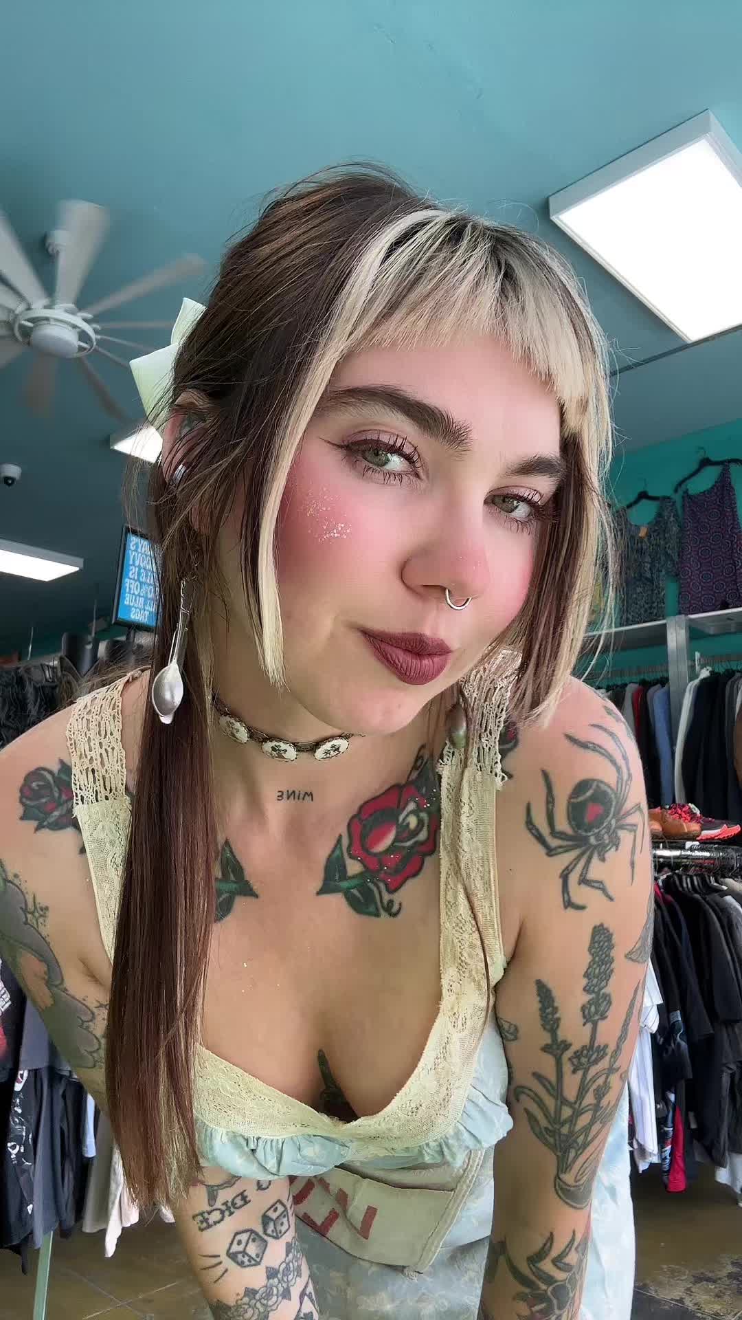 @champagne_lipstick