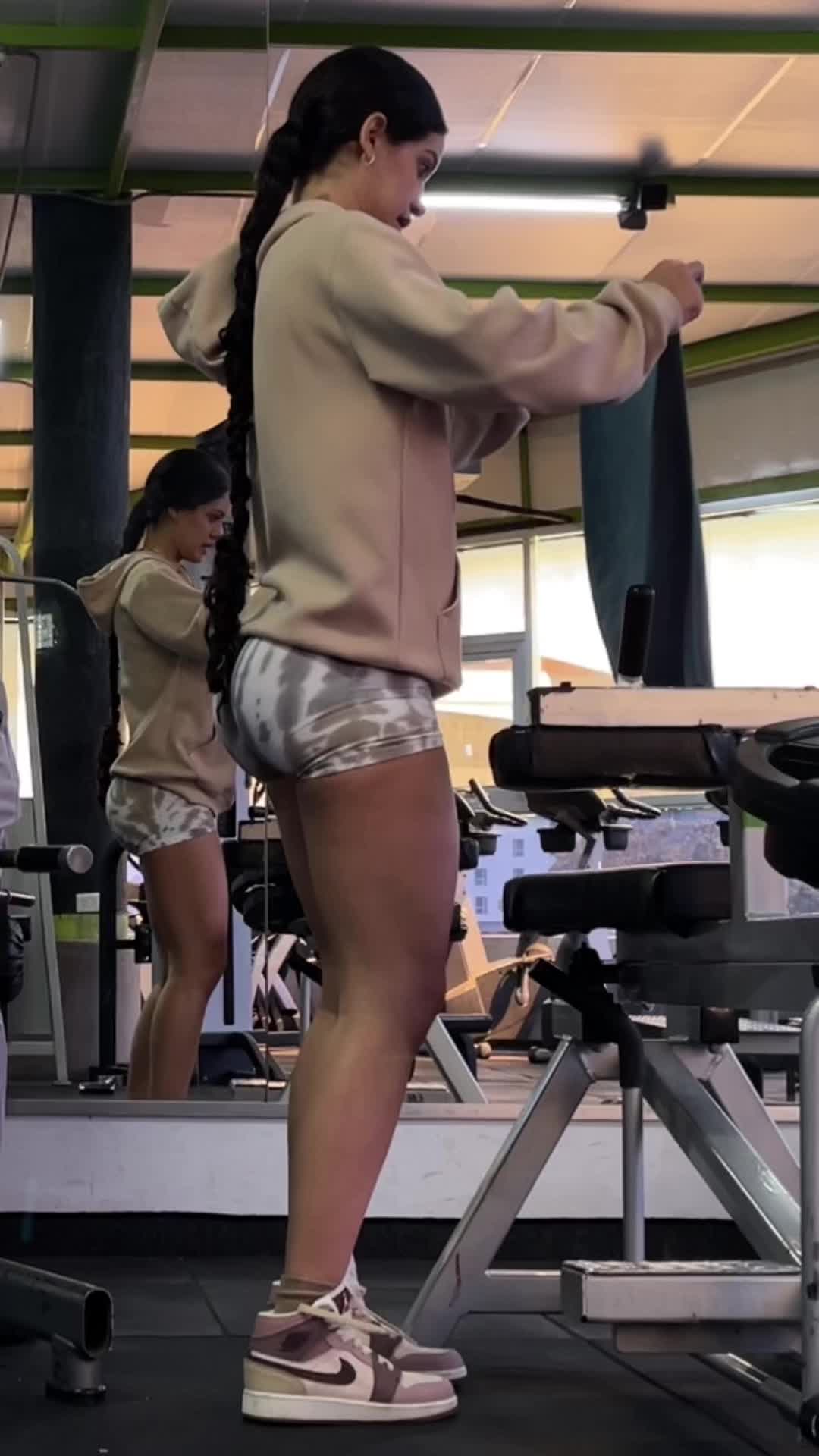 @BRIGITTE PAZ🐝.