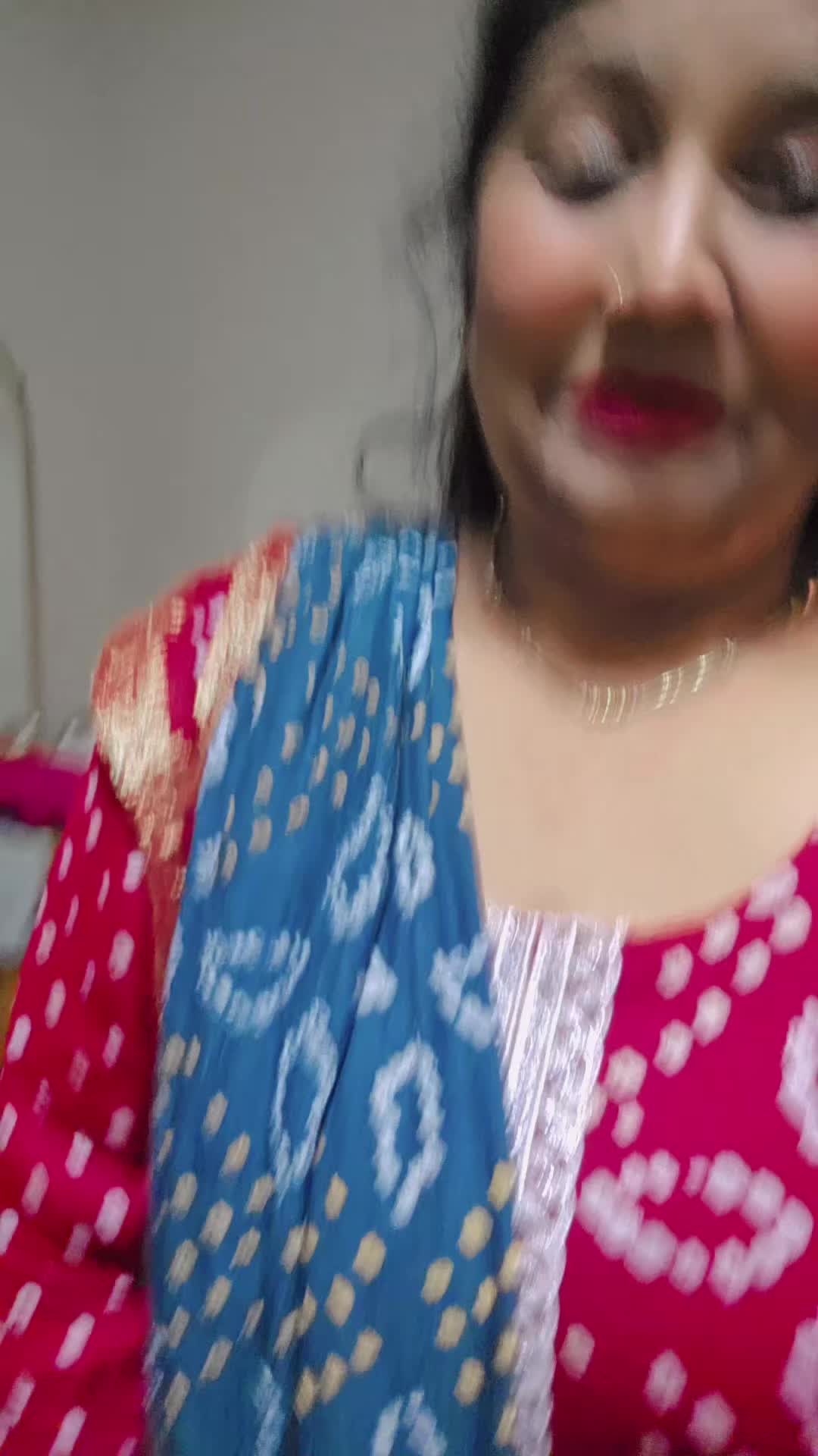 @rozy786