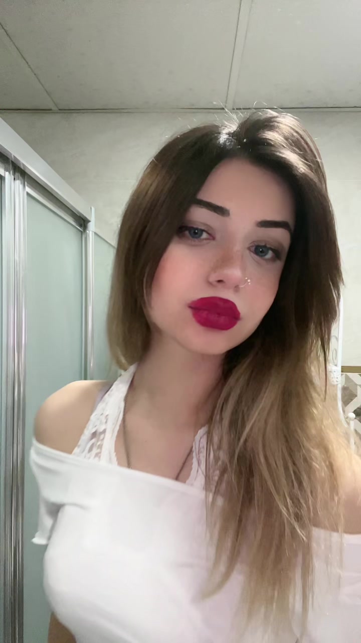 @adelinaskim
