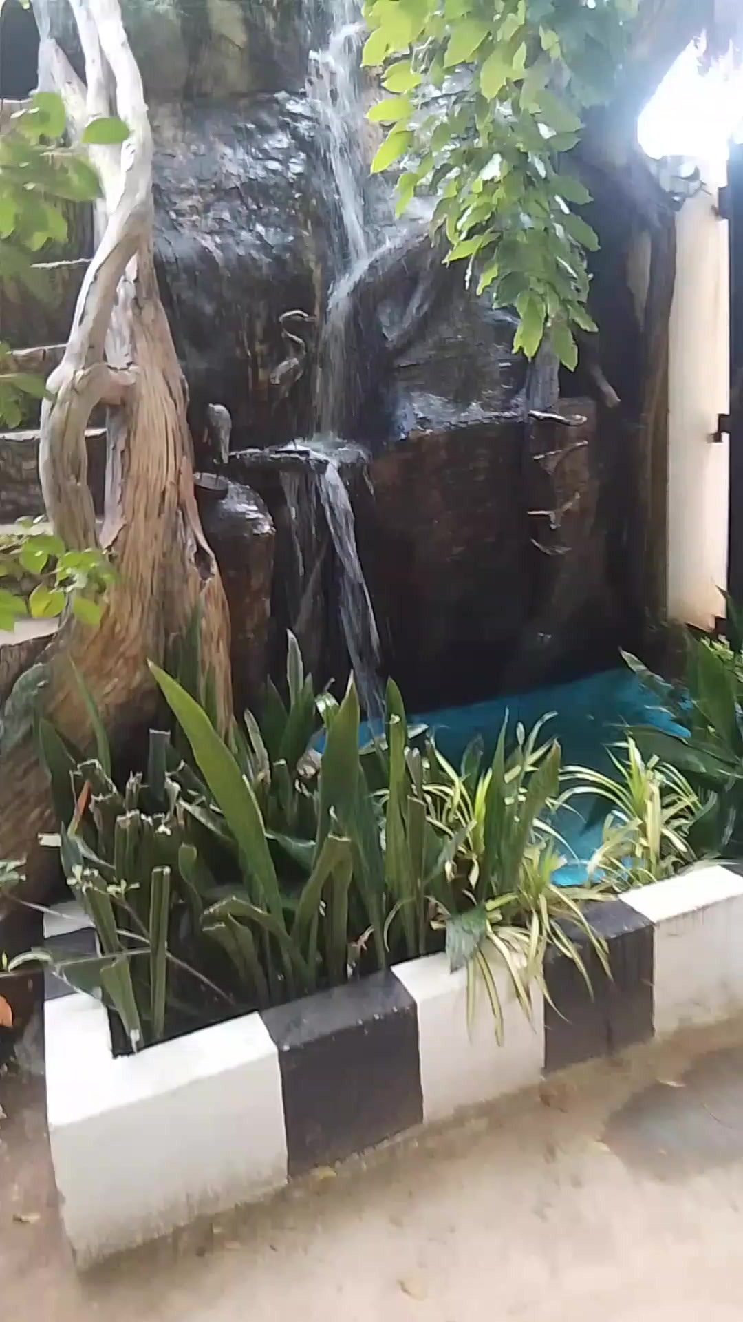 @உண்மைக்கு+ஒருவன்(மு/வாய்க்கால்