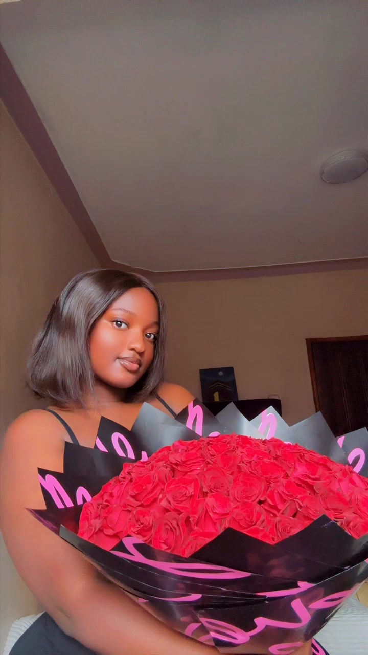 @Karungi🖤
