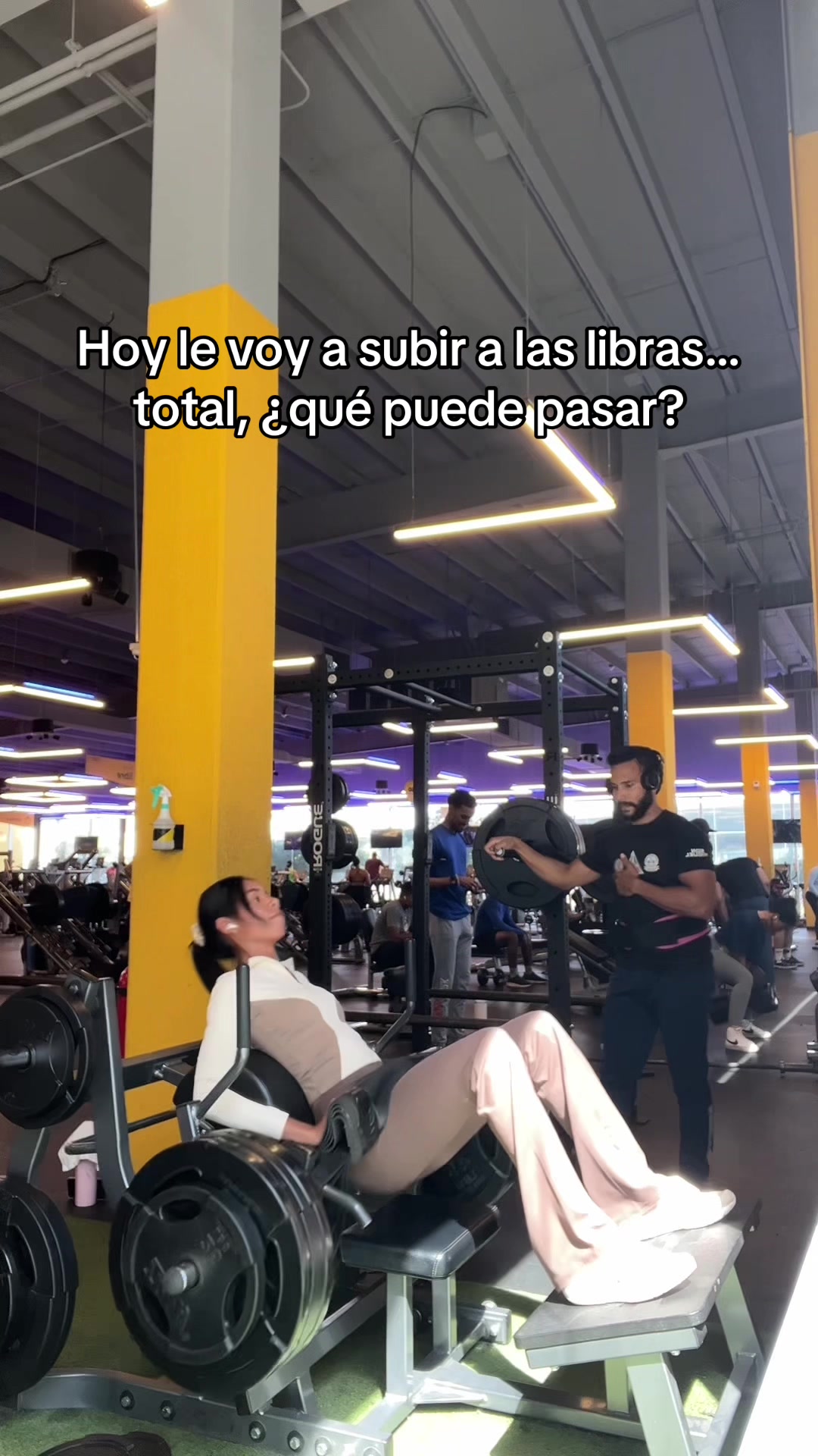 @AngieMontero__