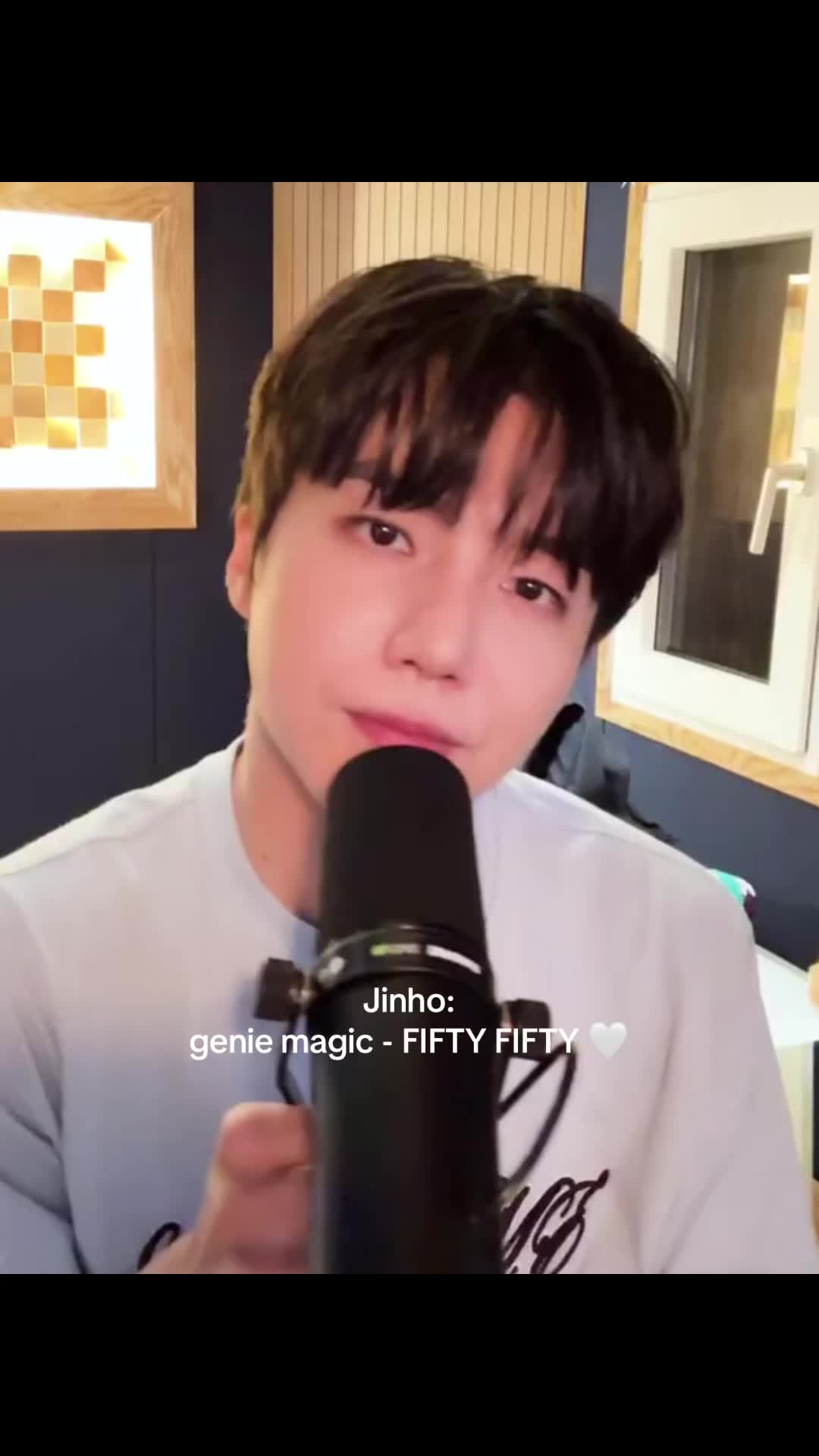 @Los cachetitos de Jinho🍑🐿️