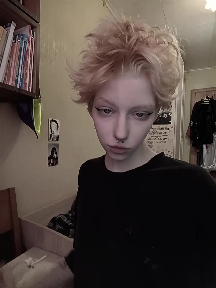 @кто я?👹
