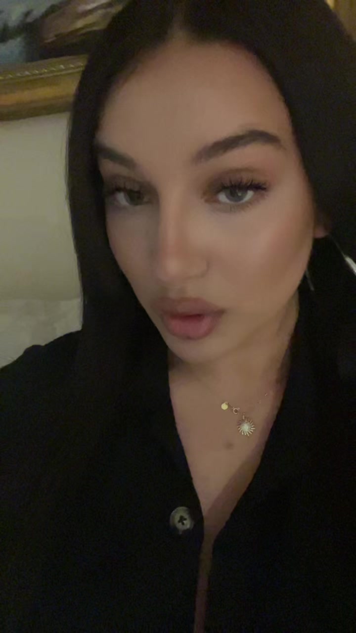 @𝓔𝓻𝓲𝓼𝓳𝓮𝓵𝓪 🖤