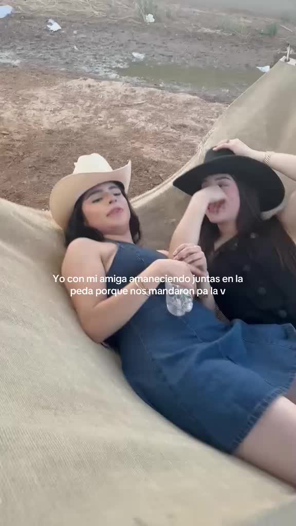 @notelliebelly