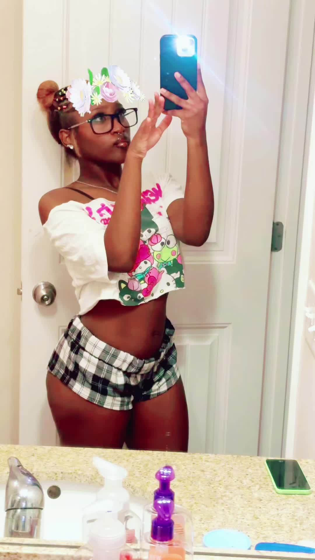 @𝐦𝐚𝐫𝐢 .