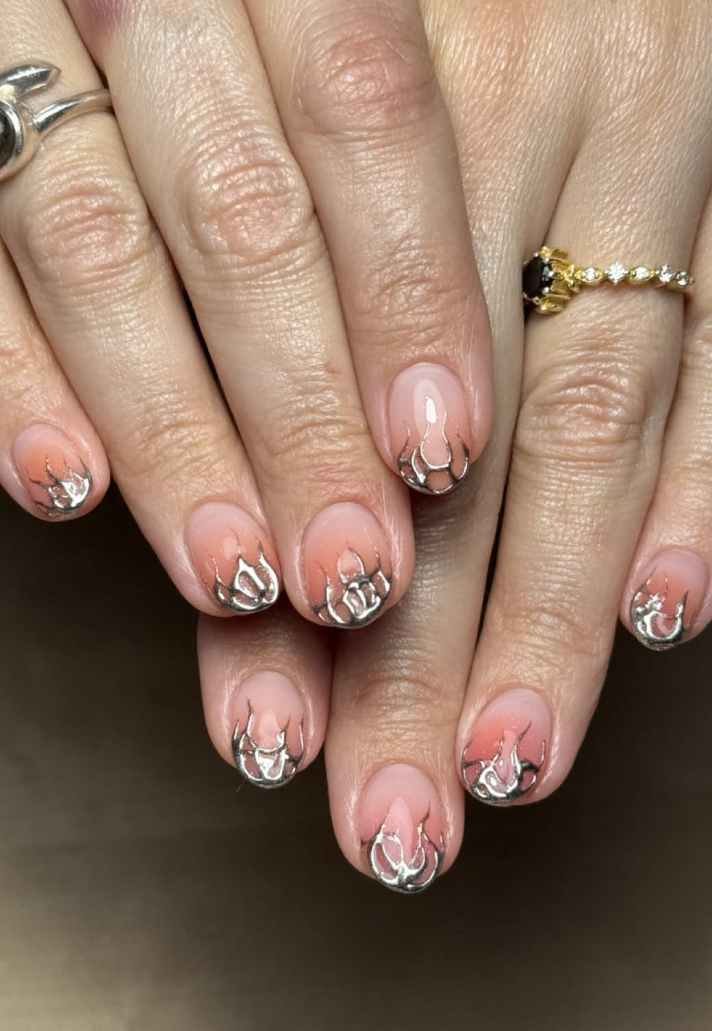 @arianarobinson.nails