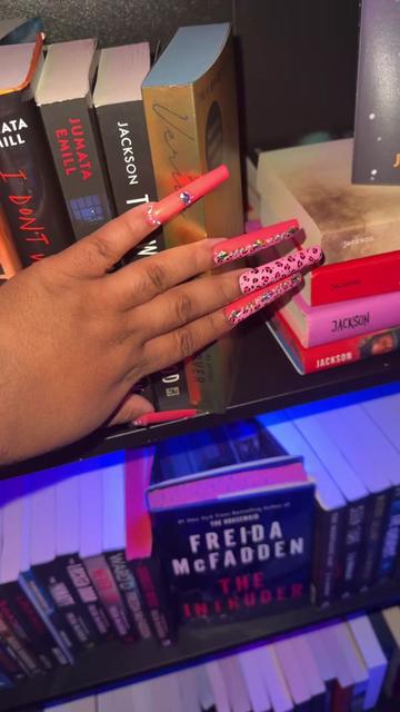@VtheBookEmpress 📚 🩵✨