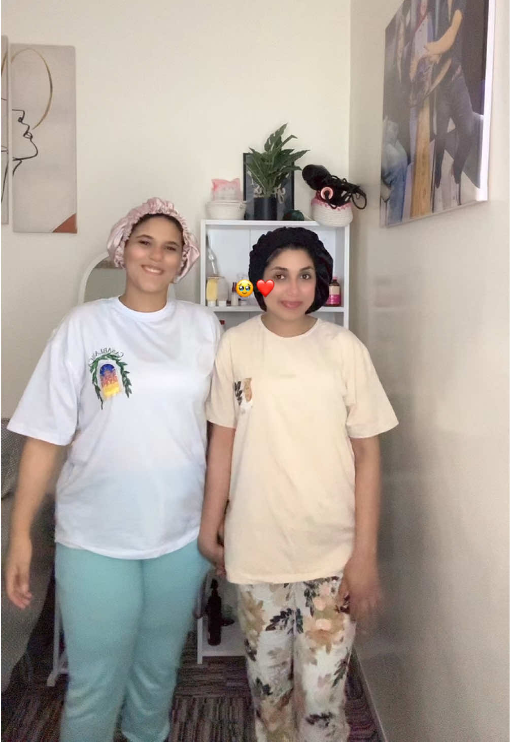 @๐ฉ๐๐๐๐๐๐๐๐ฅฅ