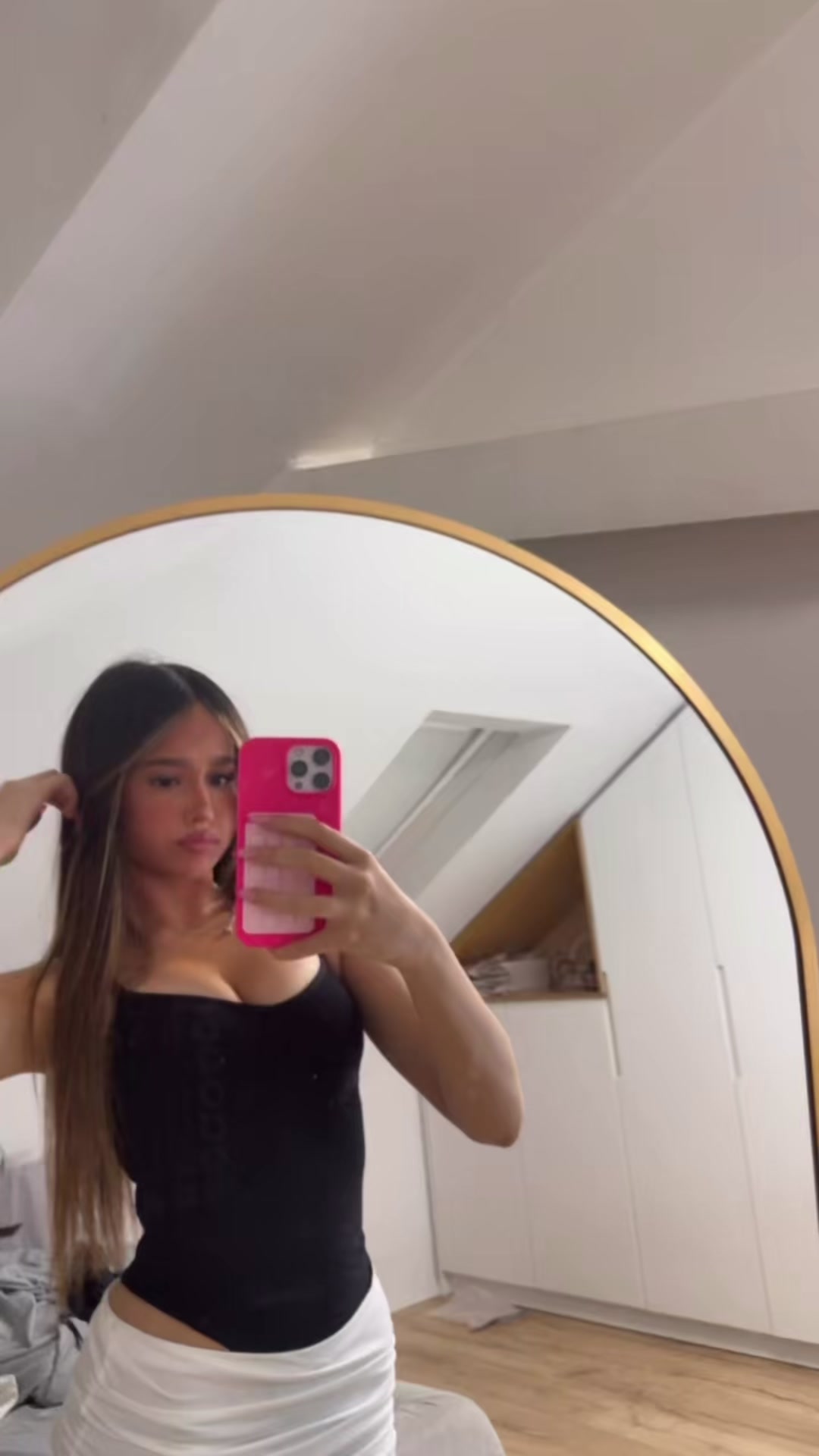 @𝐋𝐈𝐀𝐍 𝐇𝐀𝐒𝐒𝐎𝐍