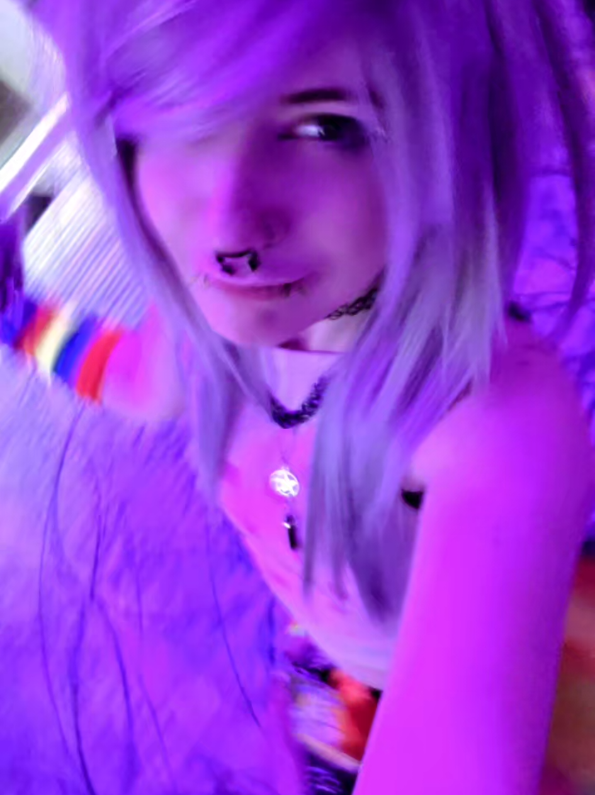 @☠︎︎ Kat ☠︎︎