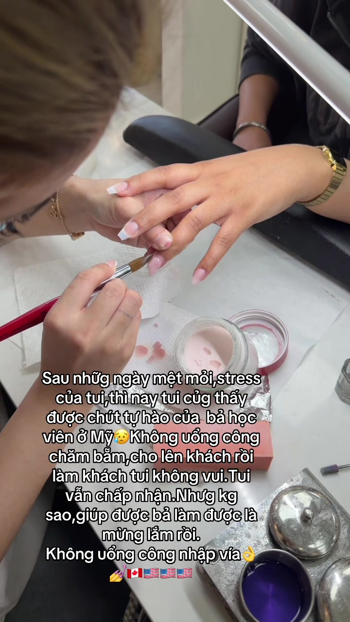 @KimmieNails🇻🇳&hearts;️🇨🇦Tấu H&agrave;i😜
