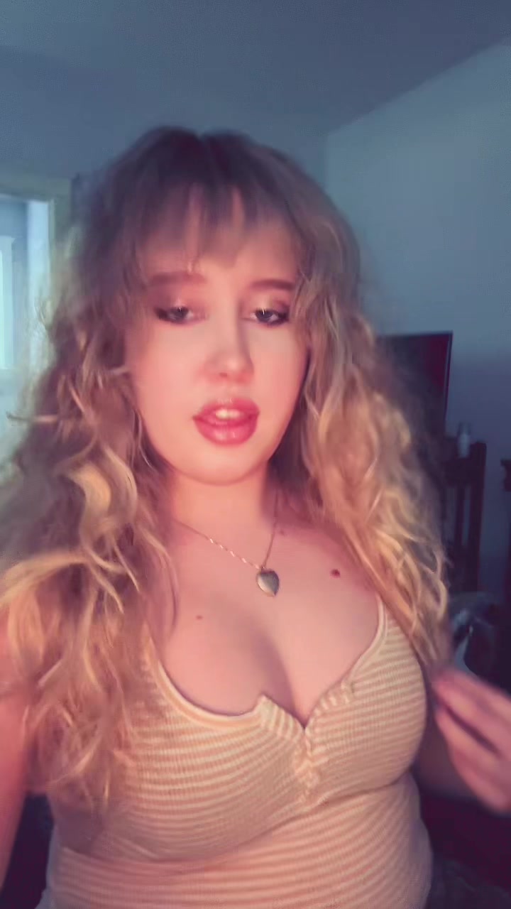 @glitter princess 🦢