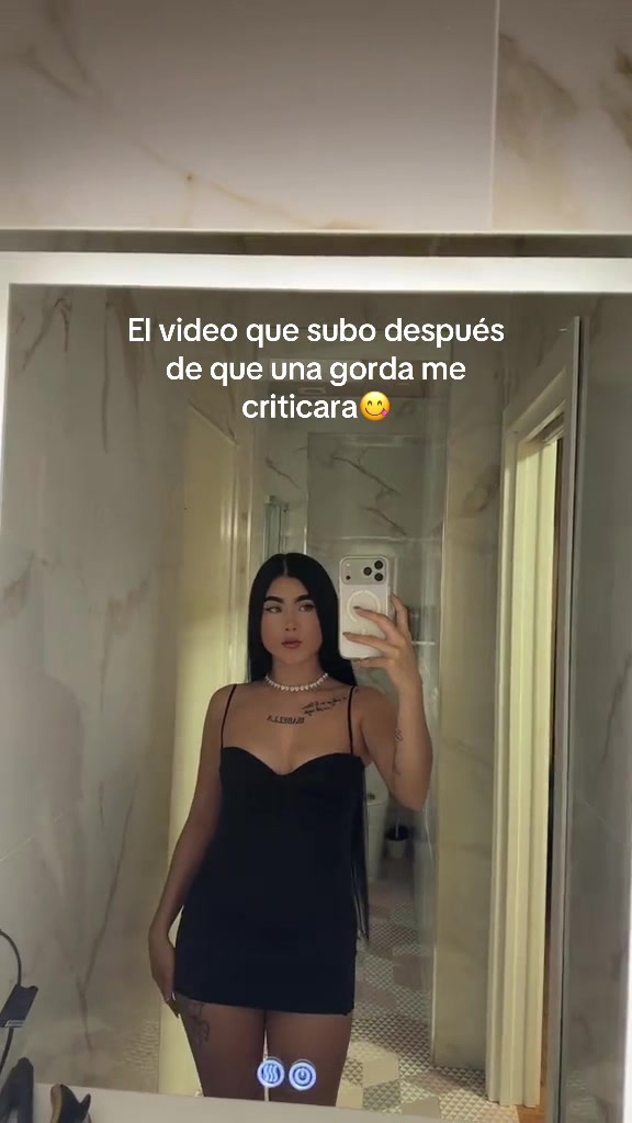 @🦦