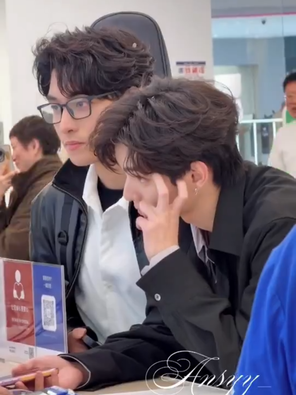 @Random Fans ๐ซ