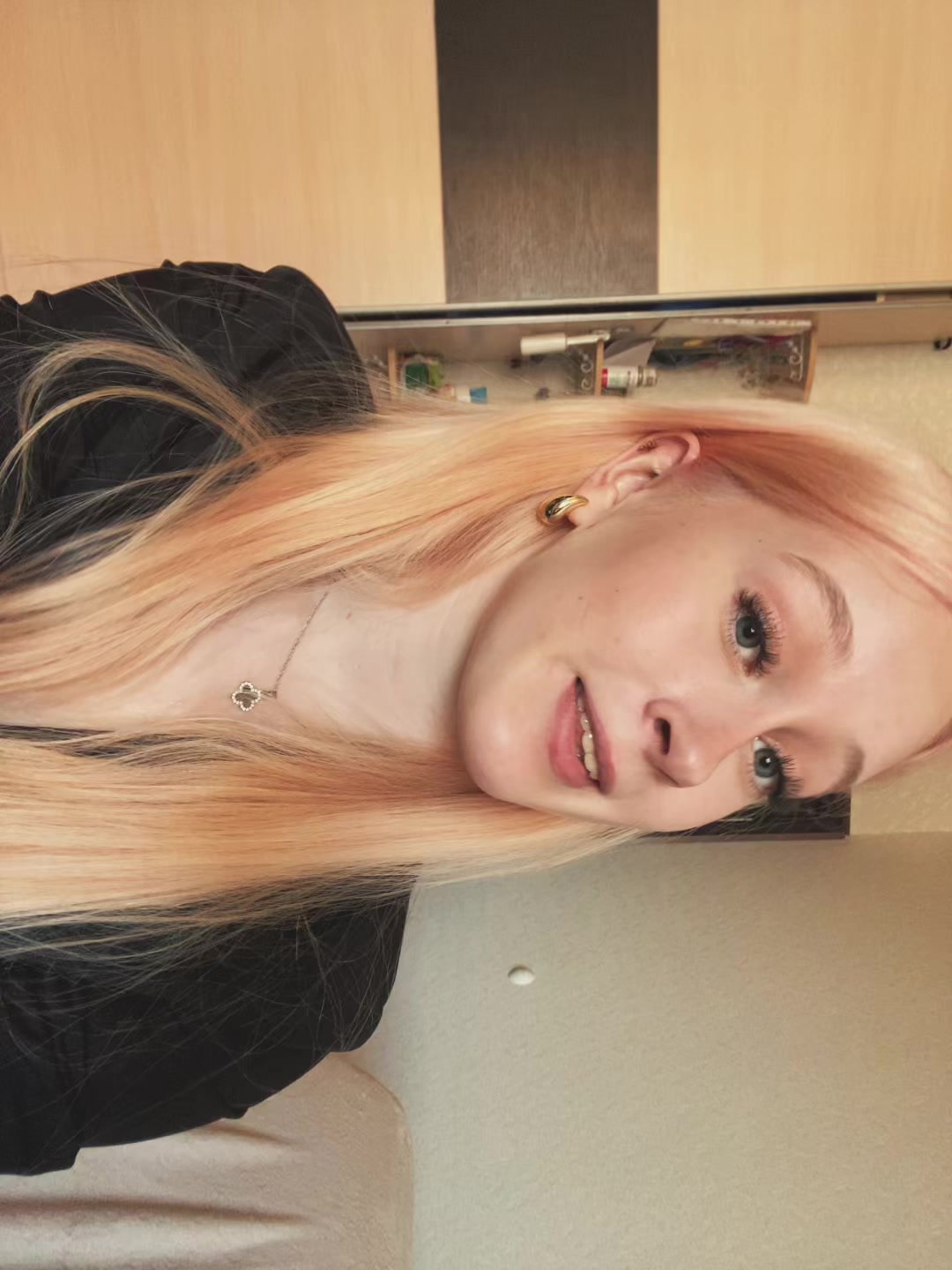 @krissweq