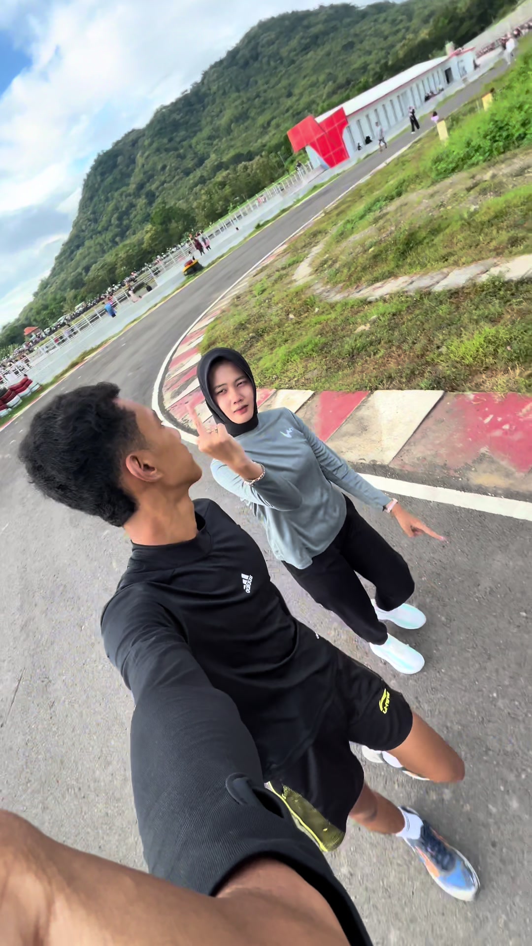 @rzky