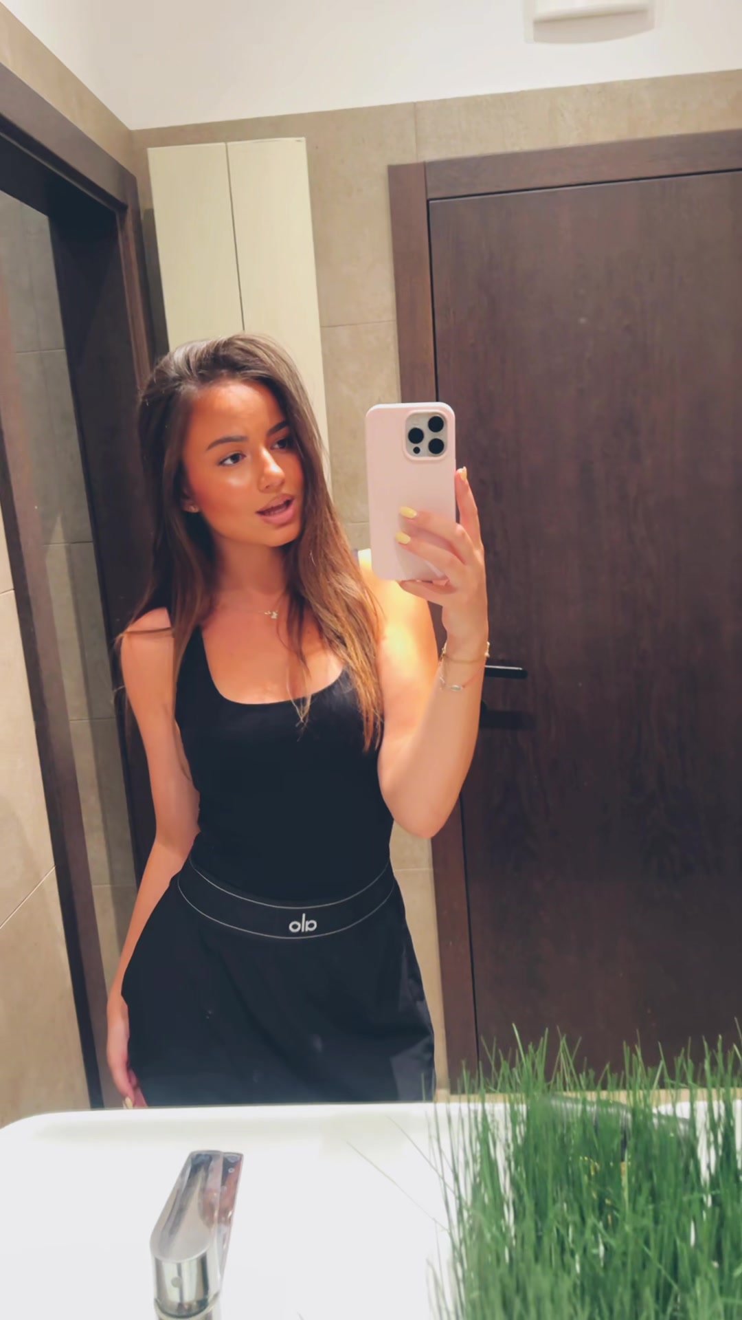 @sarakuzeljevic