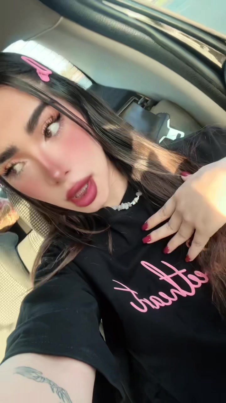 @🦋