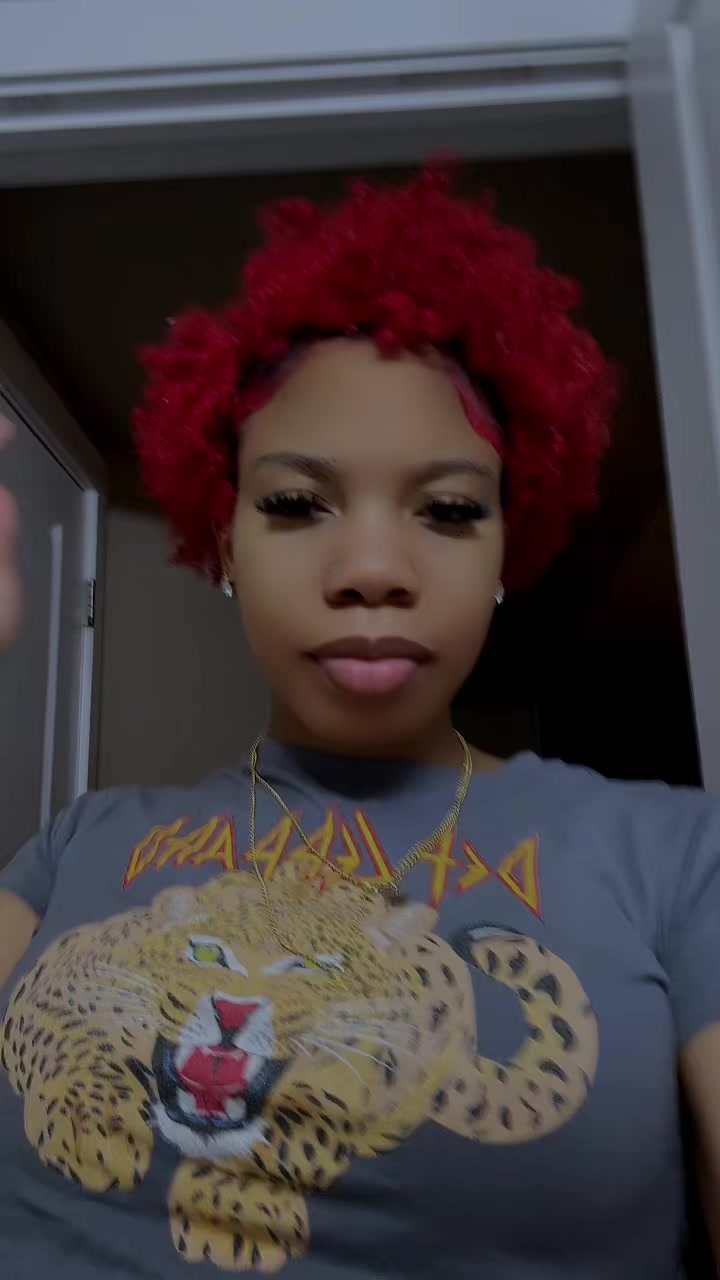 @Dee🩵.