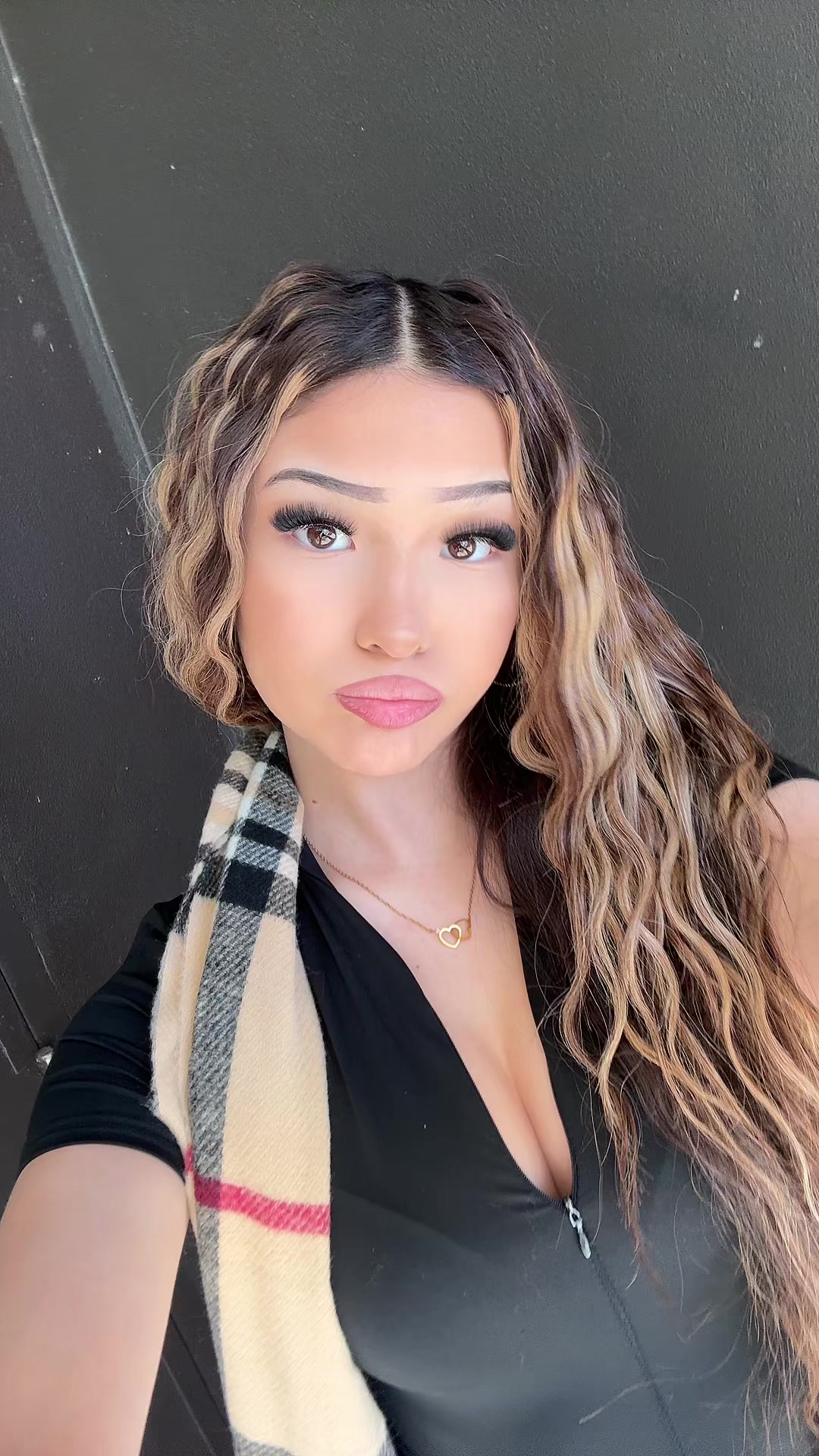 @️