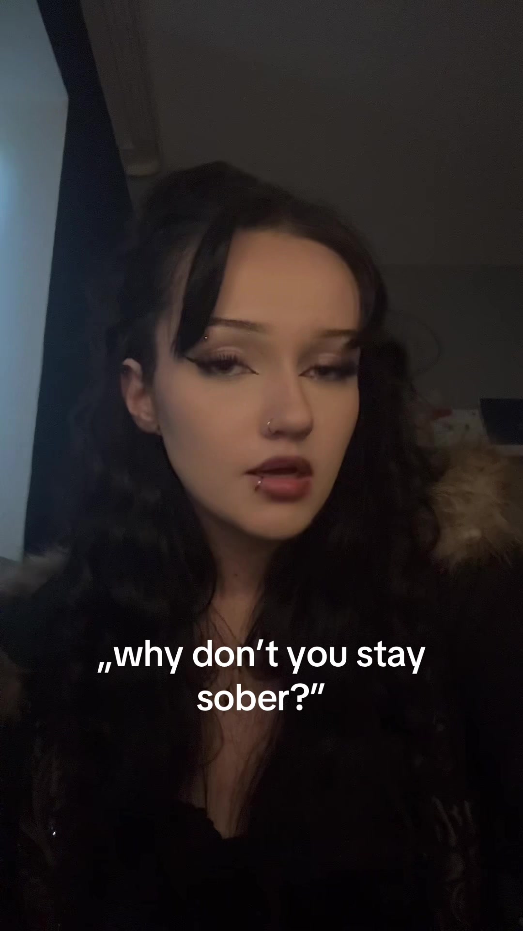 @𖣂