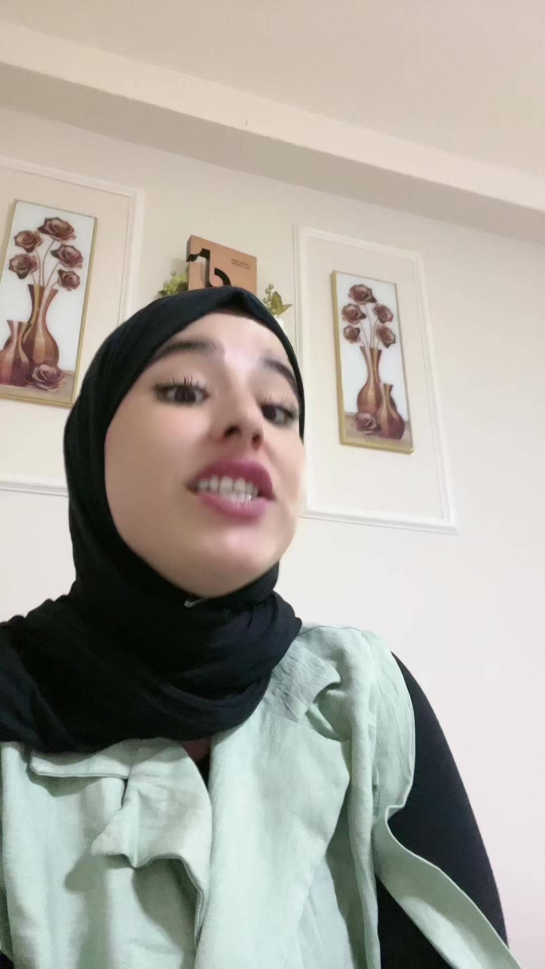 @بثينة شيبان Bouthaina Chibane