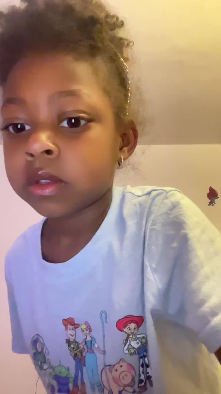 @iwannabelyr3