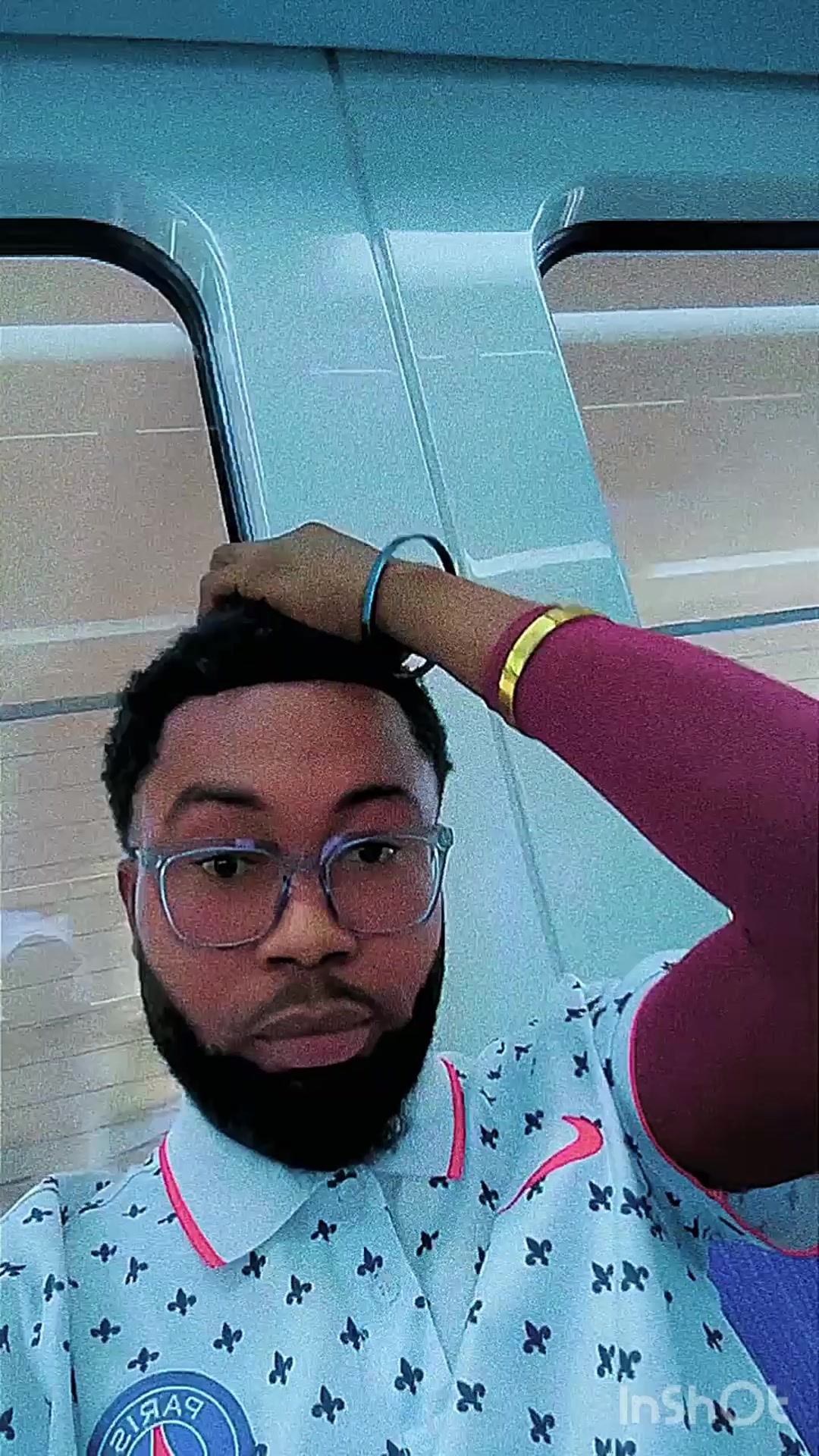 @HUGHES_LARRY 🇬🇭