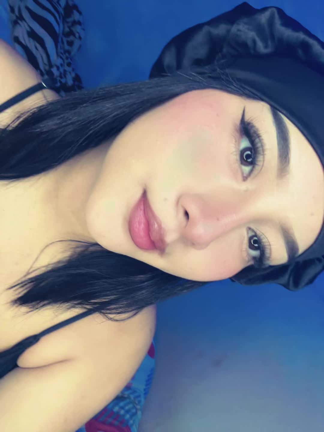 @Mariu_🦦