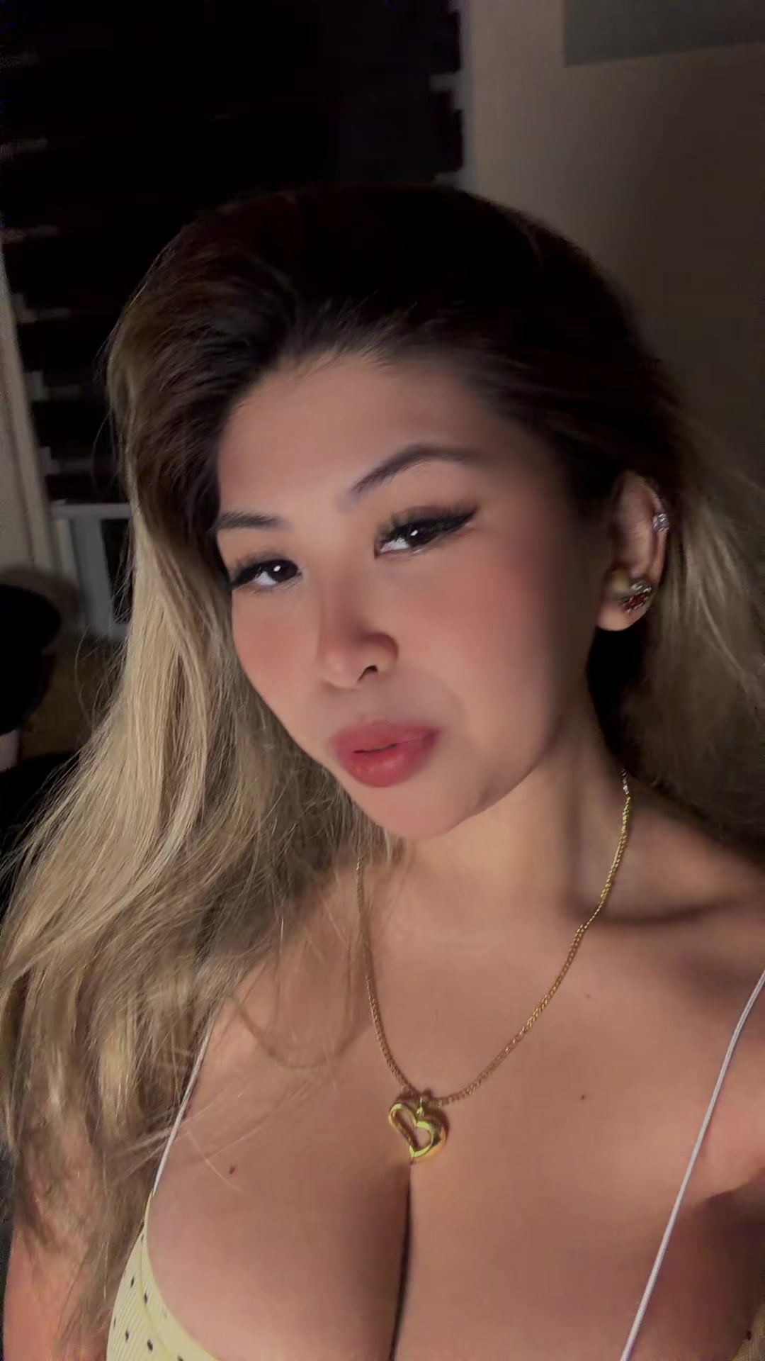 @RoxxieA