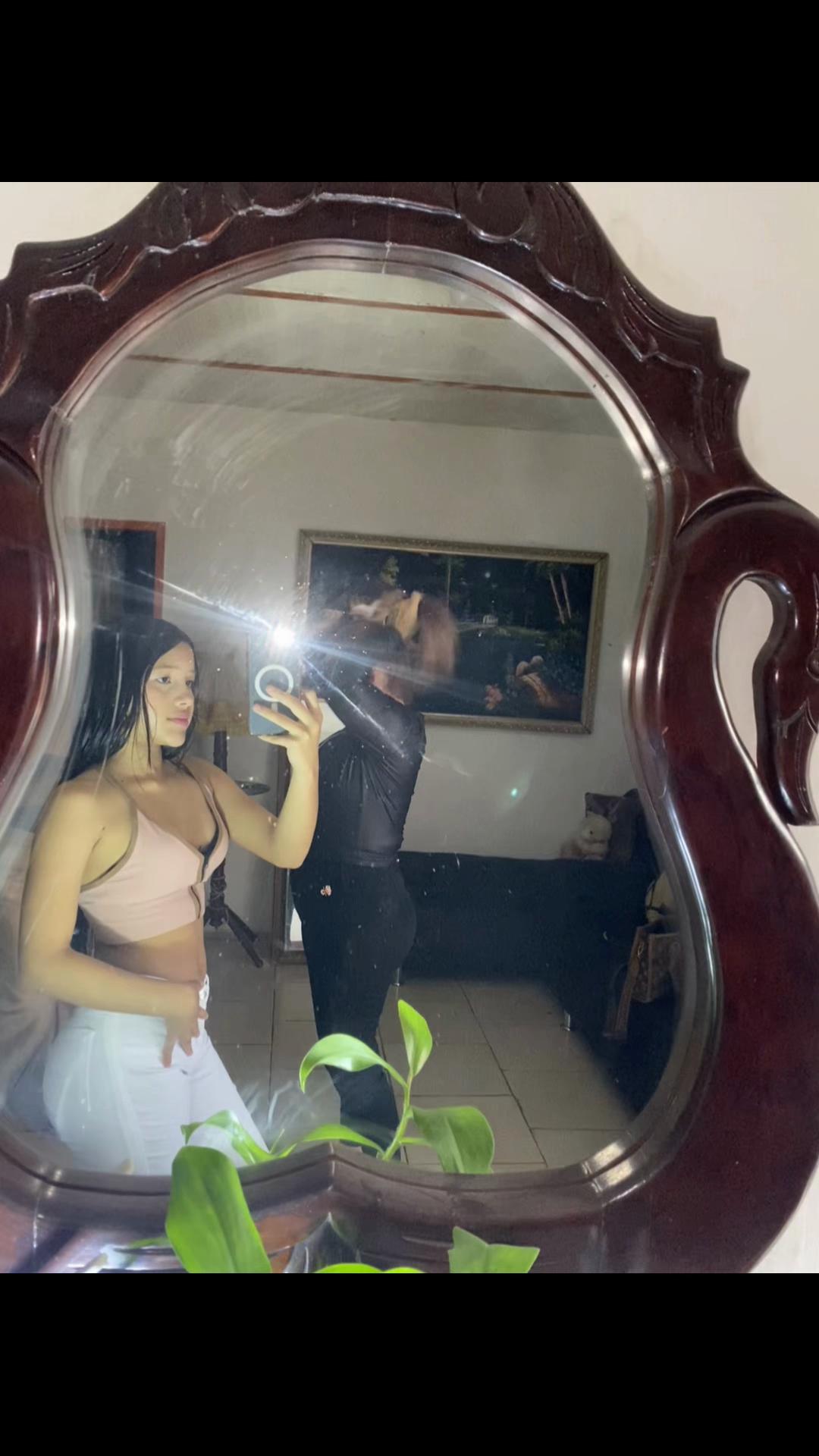 @فاليريا 🪐👸🏻