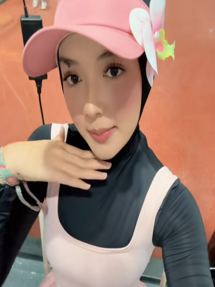 @Azura