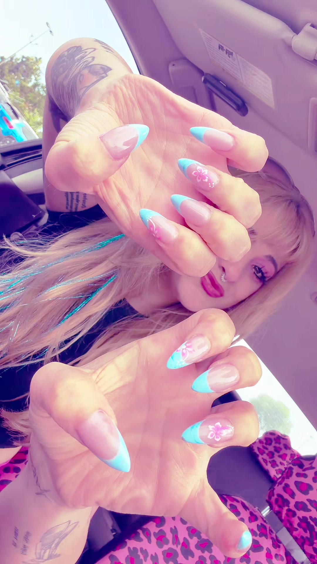 @Lolo🕳️🐇🫖🕰️🗝️✨