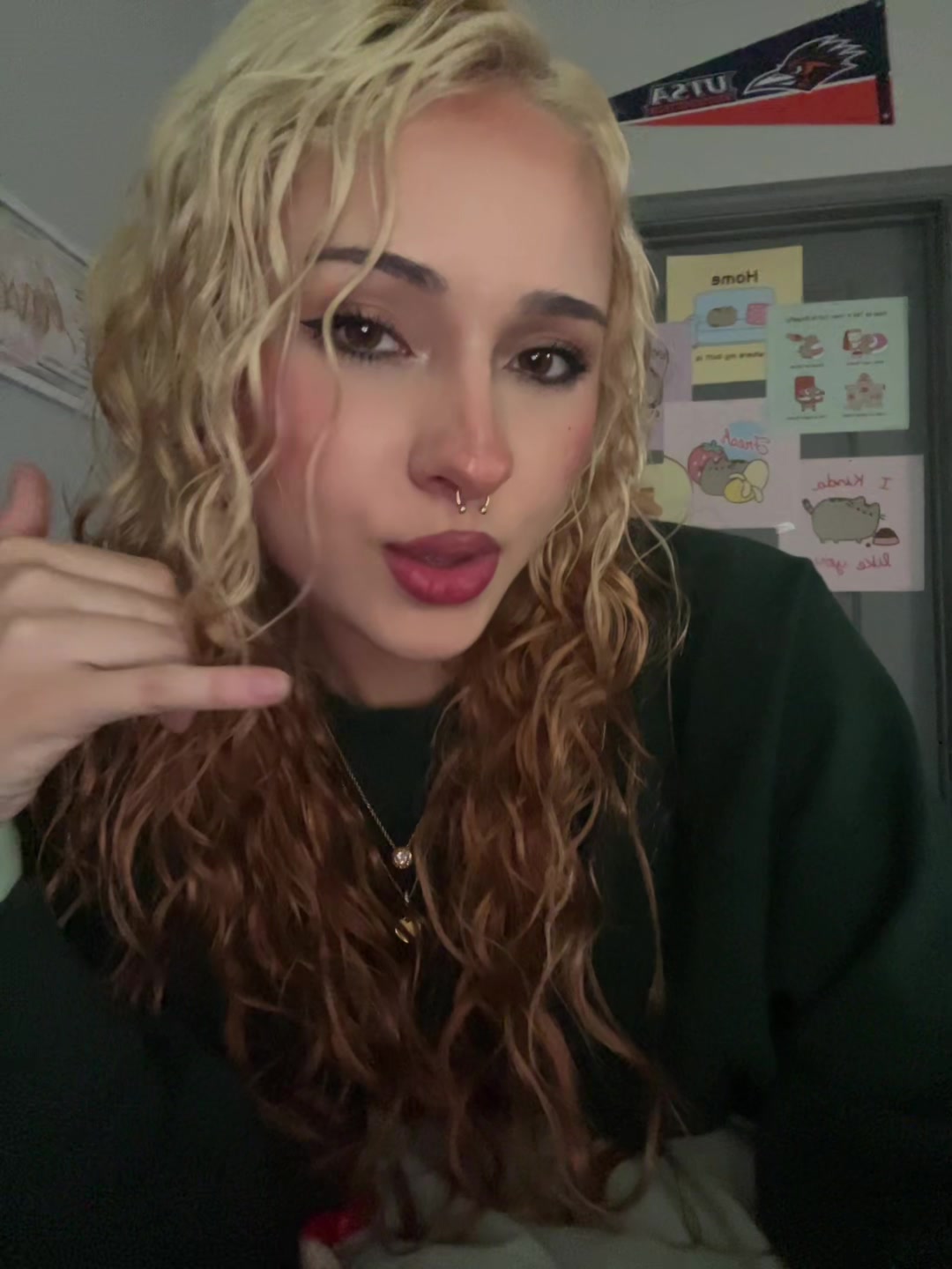 @lyvqrz