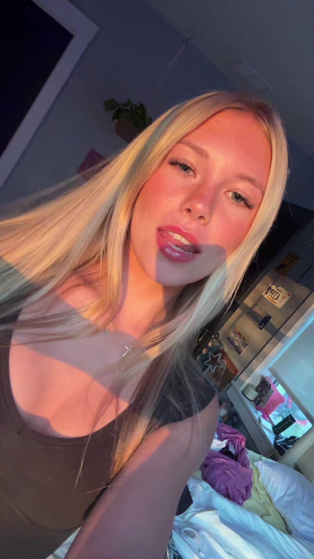 @nicole