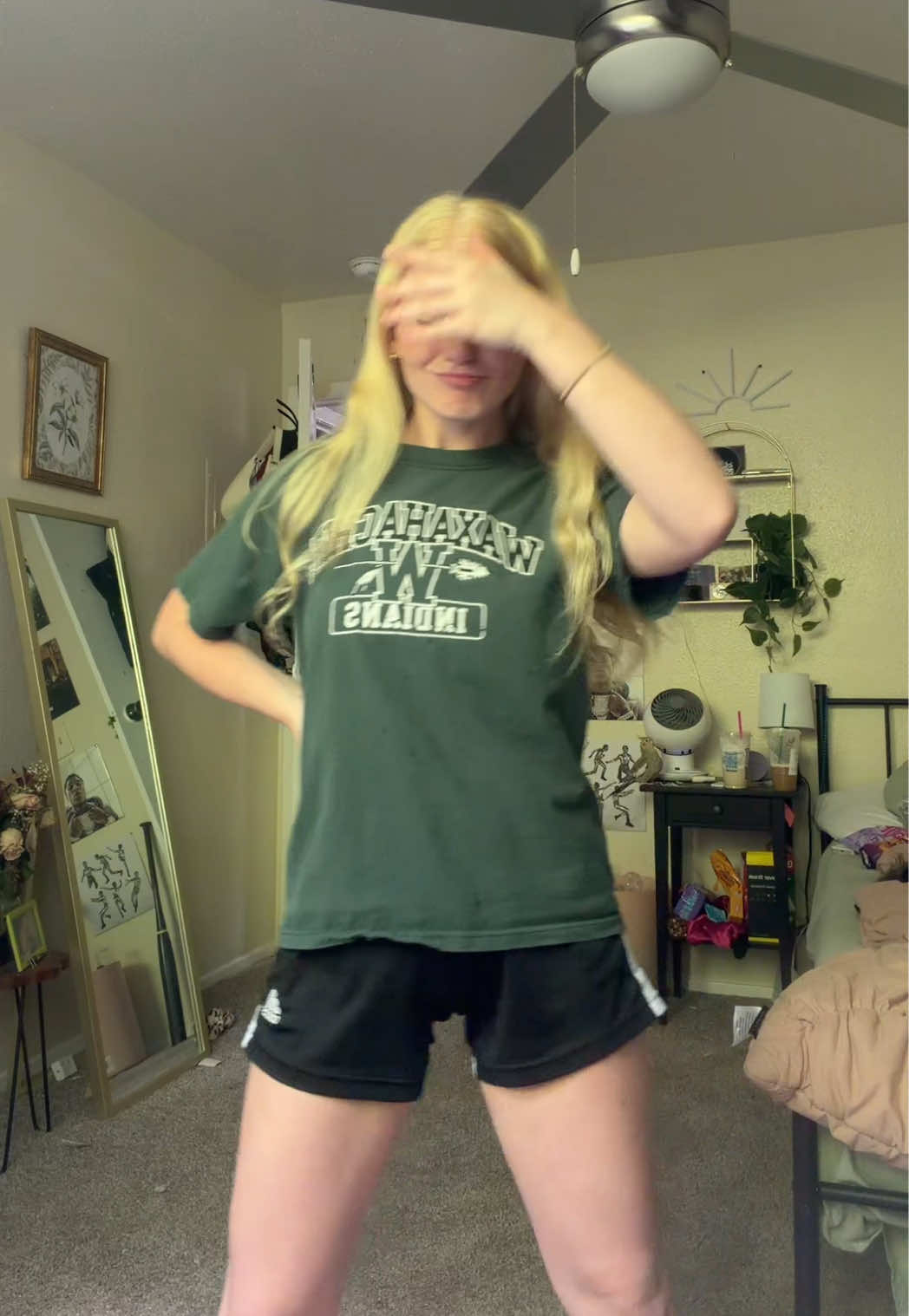 @kelsie