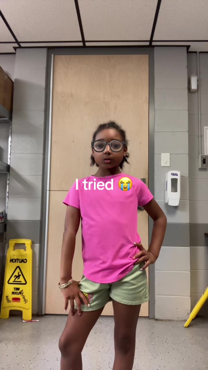 @Unknown_avah🌀💧🧊🐬💙🦕🐦🫐❄️