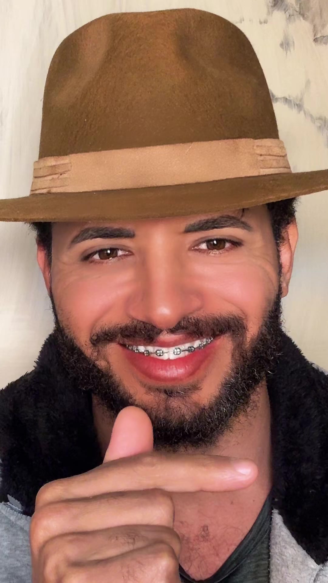 @cesar santos 🤠