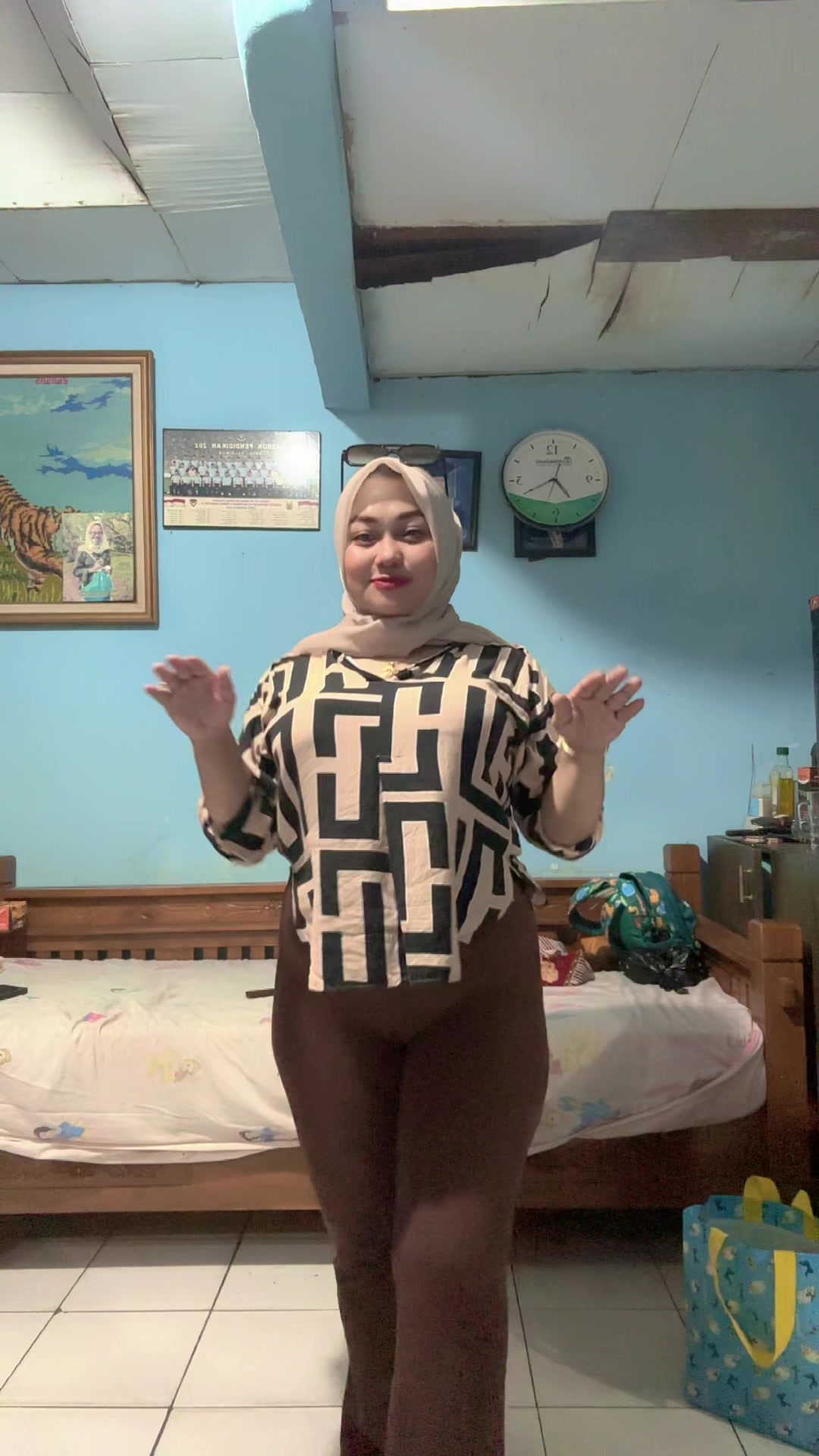 @momihzahwavarel