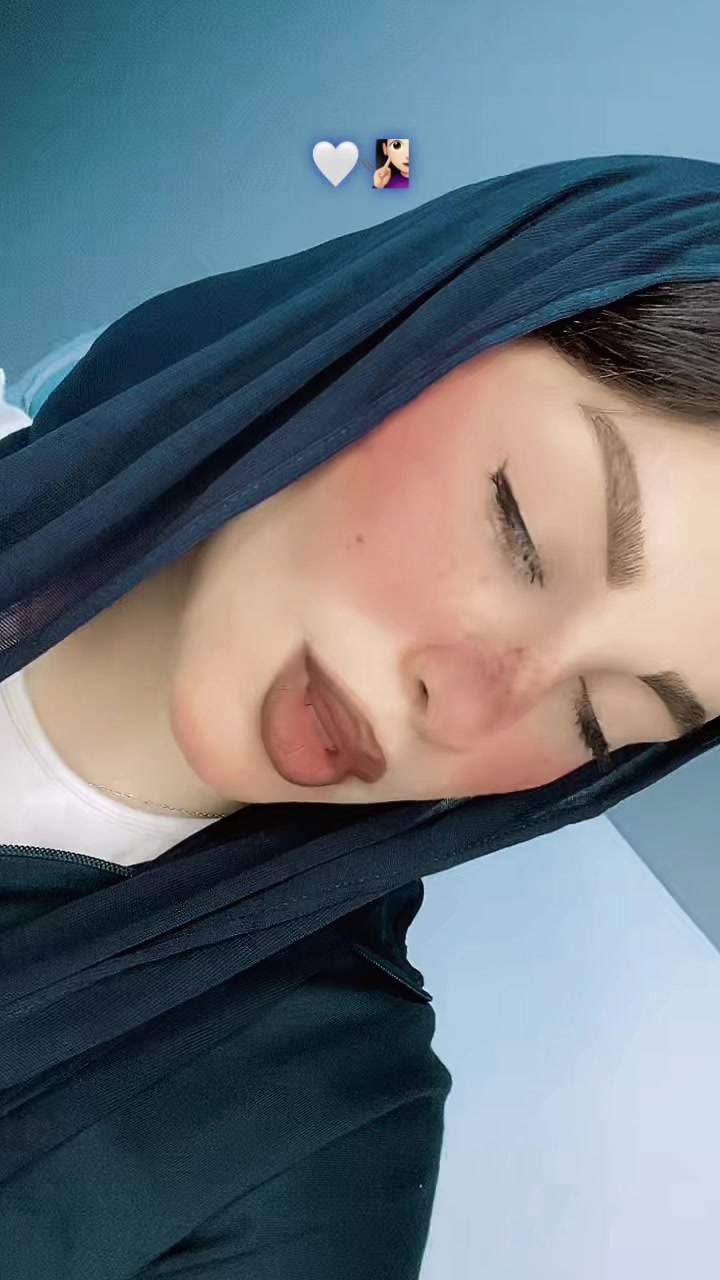 @𝚂𝙰𝙽𝙳𝚁𝙰𝙰'🖤🐺