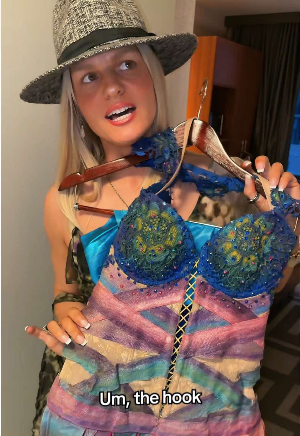@AshleyxBritney