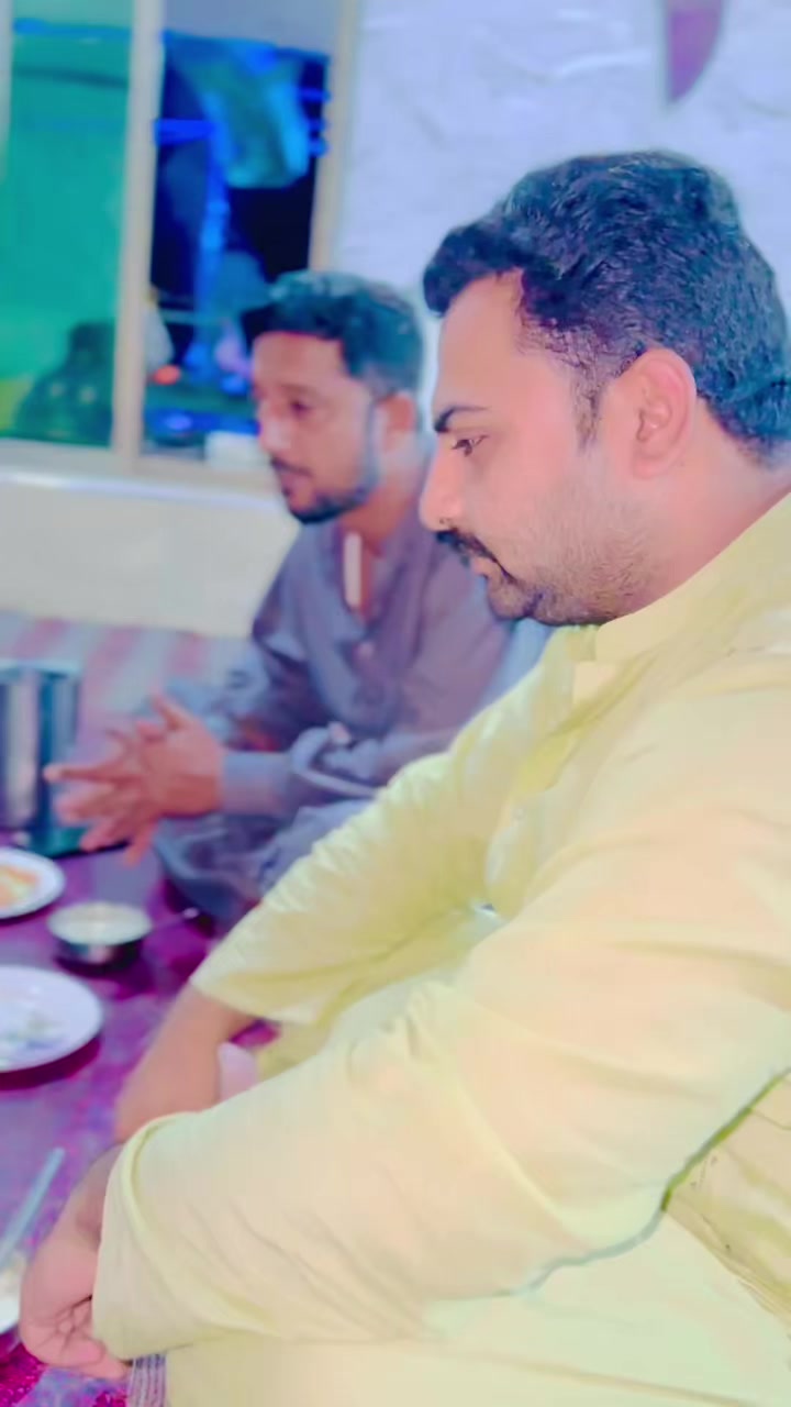 @#Nasirsumblii🇵🇰🇮🇹