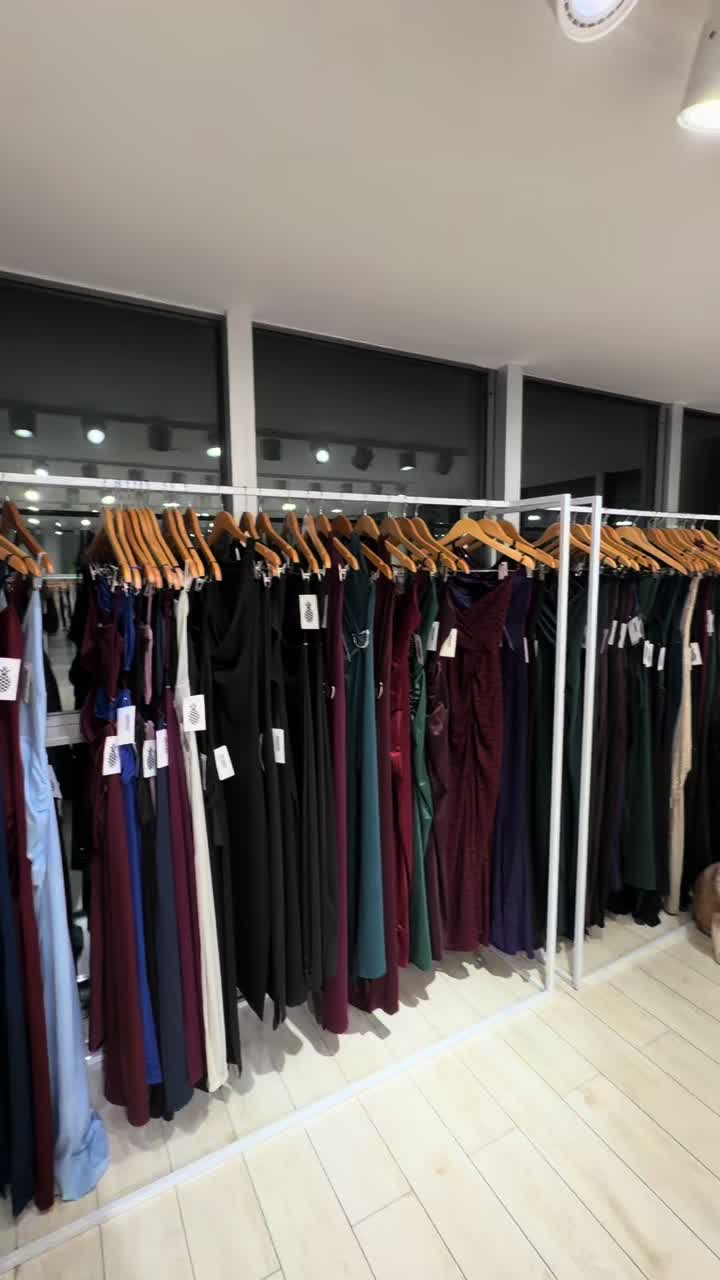@Pineapple Showroom
