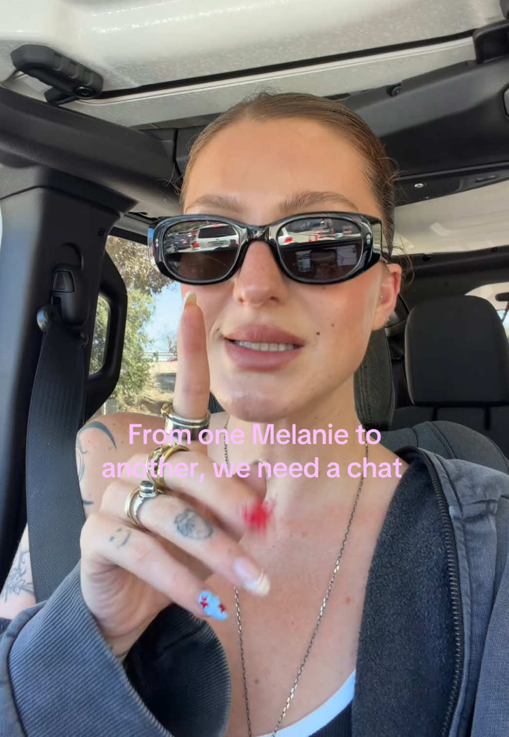 @MELANIE MORADI ★