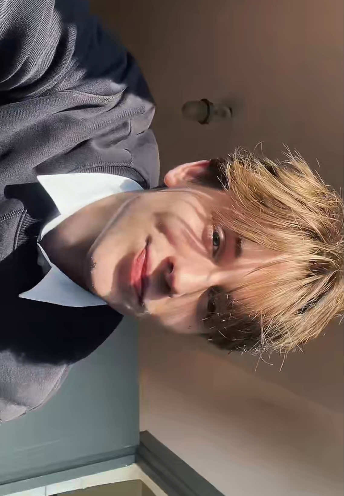 @⃟
