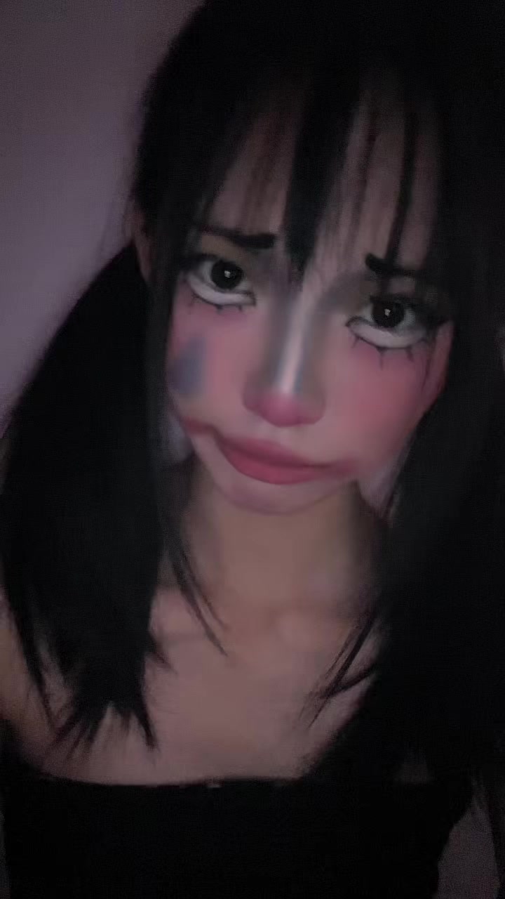 @julieee