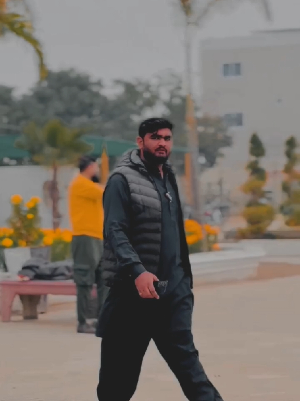 @Farooq Rajput✨🍂